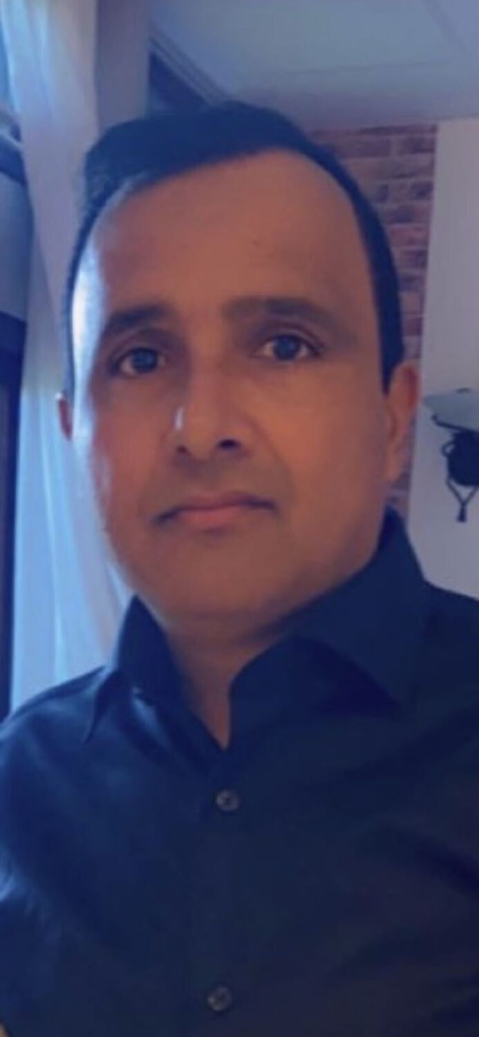  38532047  Zafar, 43 ,    Malmoe