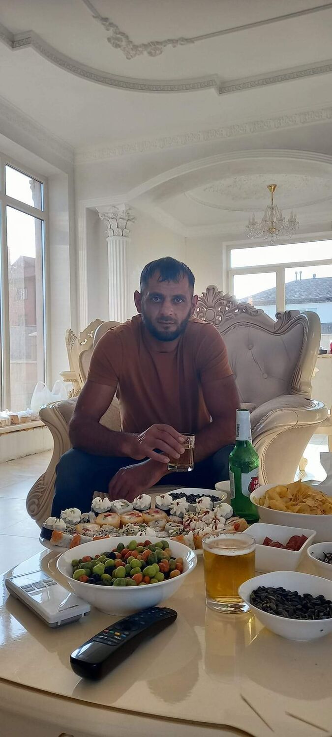  ,   Gevorg, 39 ,   ,   