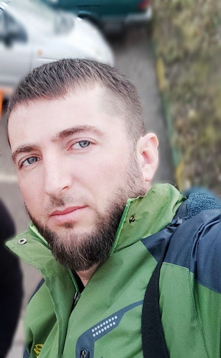  19287877  Ahmed, 40 ,    