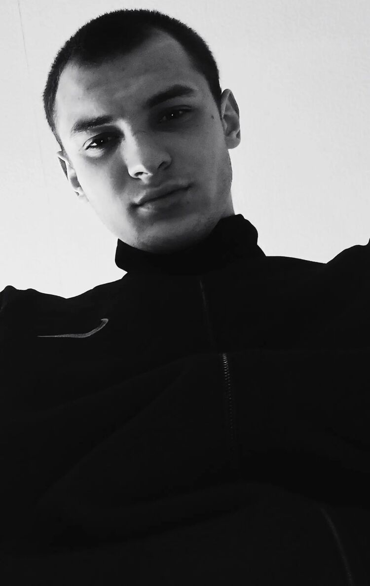  ,   Denis, 21 ,   ,   