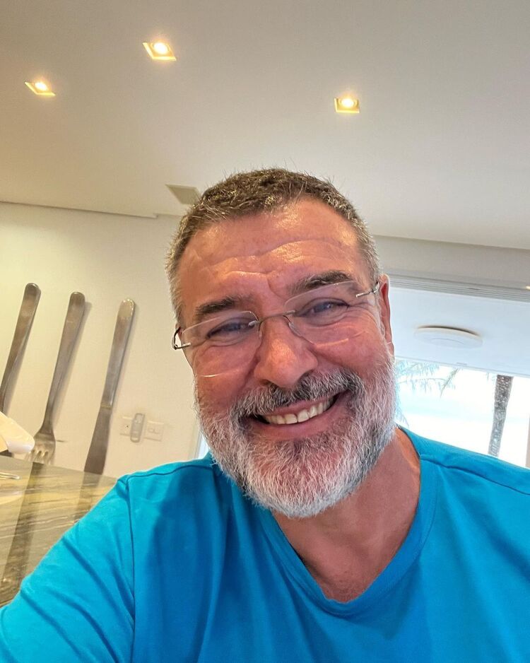  54548117  Richard, 58 ,    