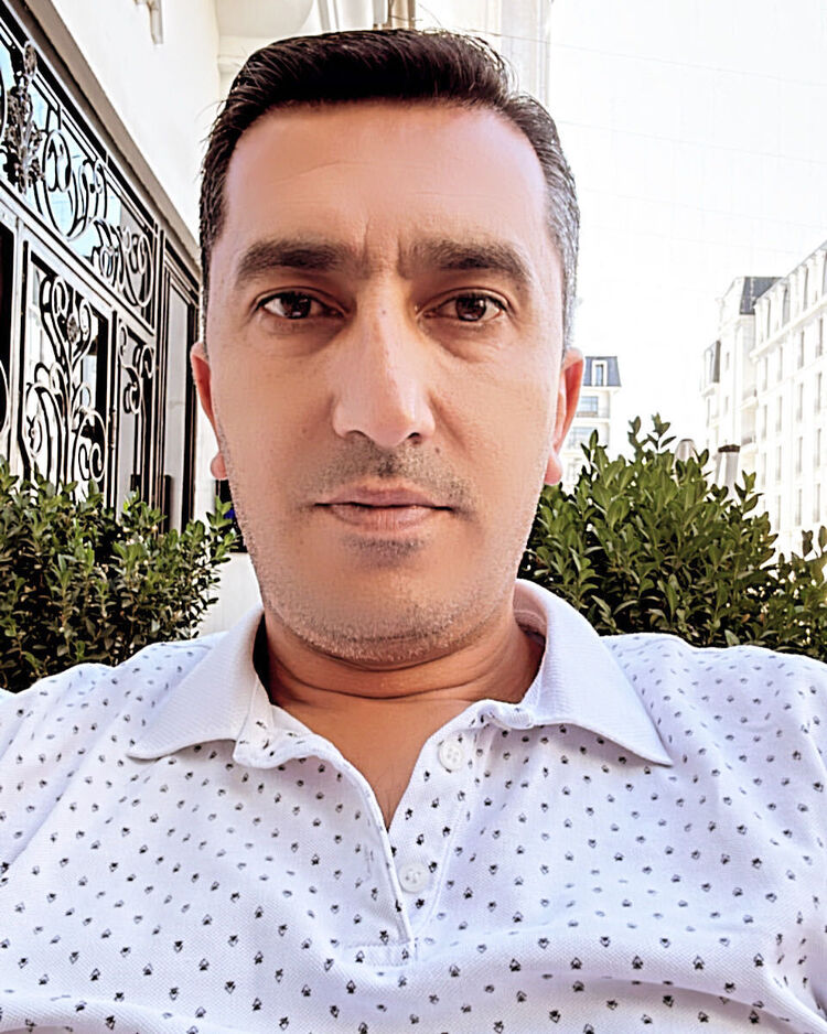  35512237  Cenk, 43 ,    