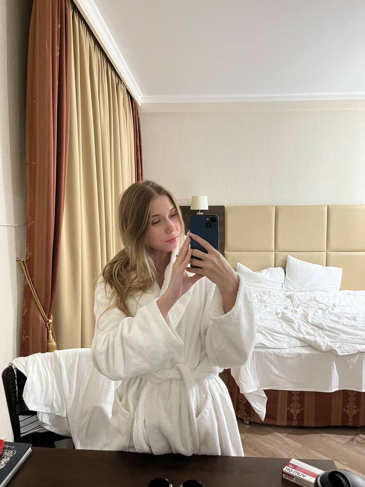  --,   Viktoria, 21 ,   , 