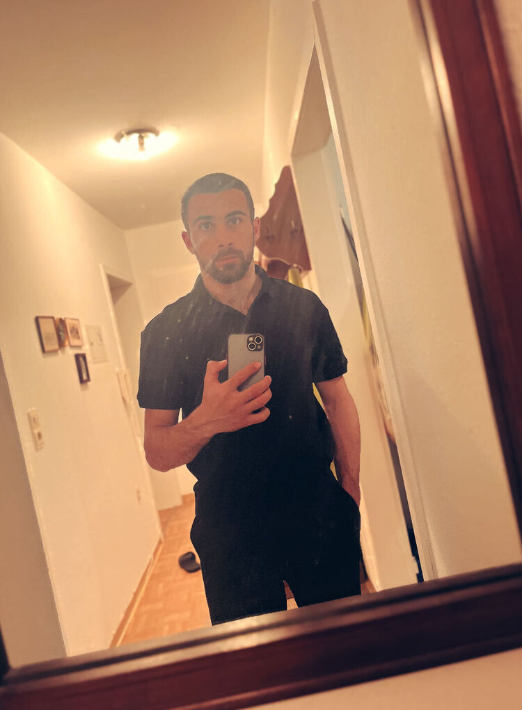  46046427  Emrah, 27 ,    