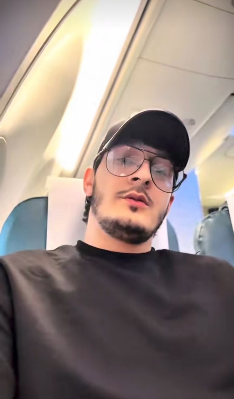  52598507  Milo, 25 ,    