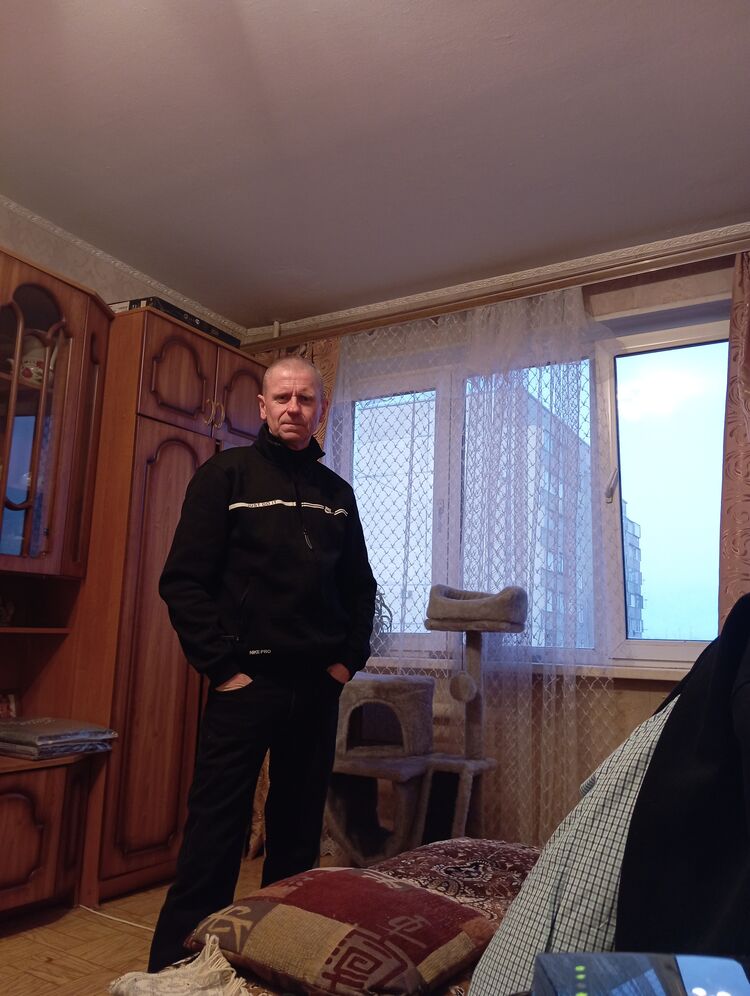  48076517  , 46 ,    
