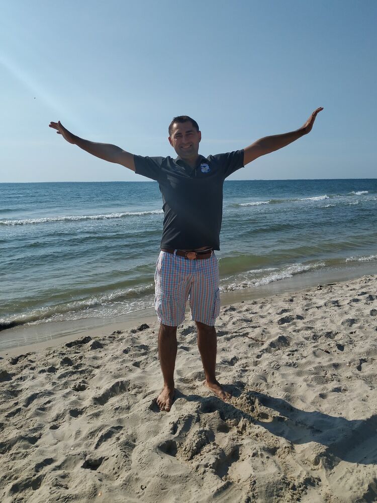  ,   Dumitru, 42 ,   ,   , c 