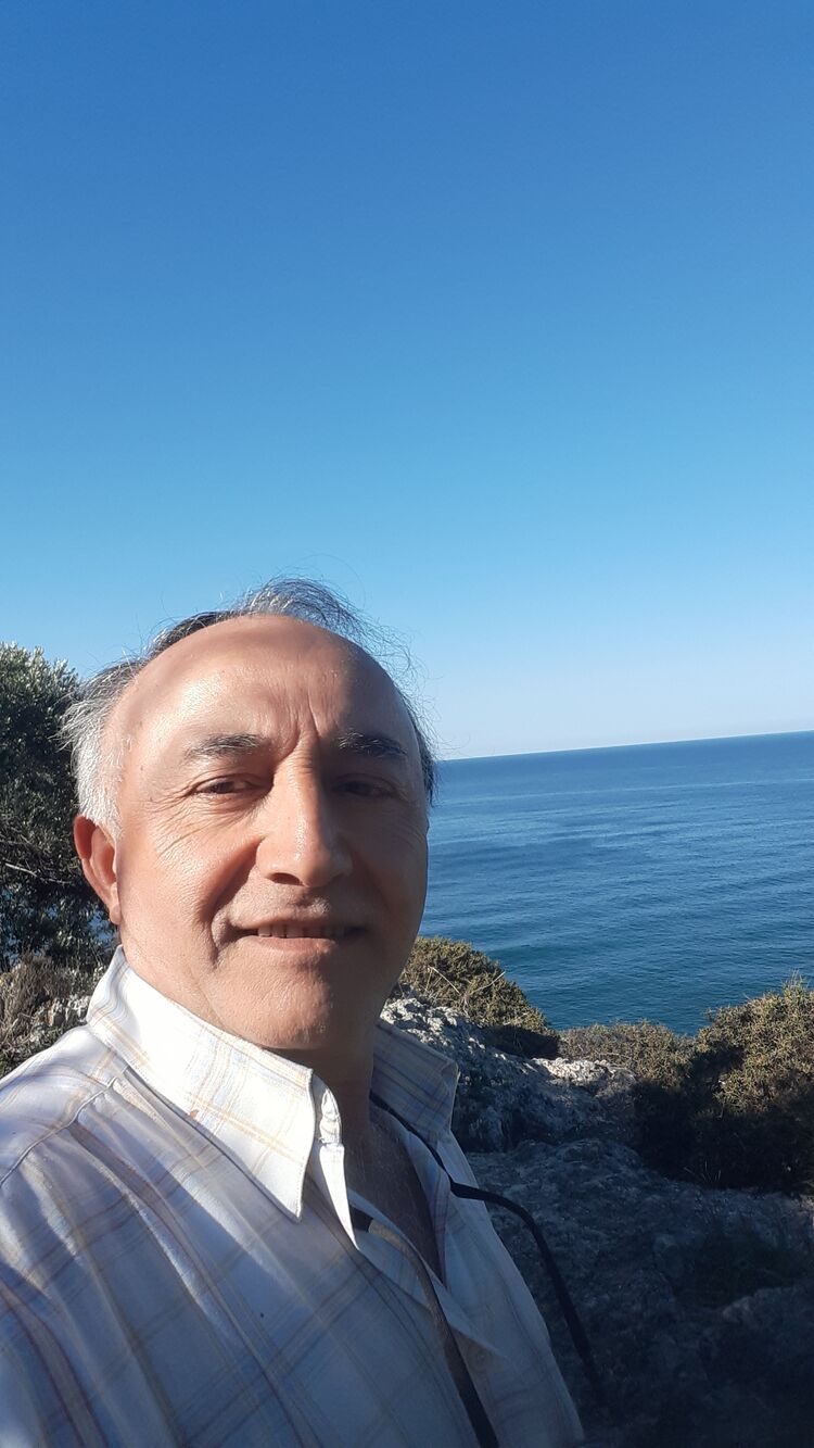  41794567  Arslan idris, 59 ,     
