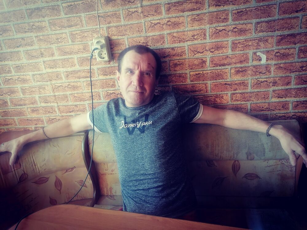  41264387  Sergey, 51 ,    