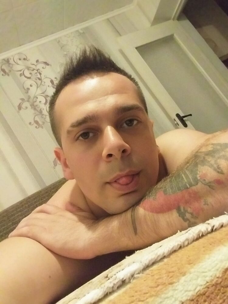 37844147  Ilian, 32 ,    