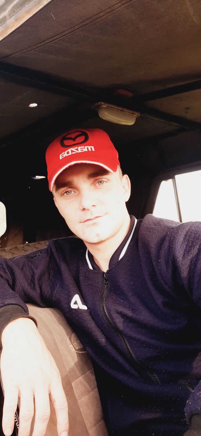  ,   Viktor, 32 ,   ,   , 