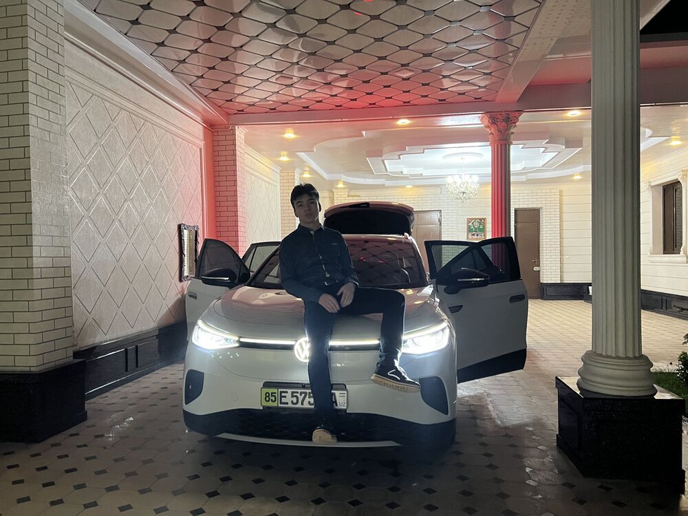  ,   Alex, 20 ,   ,   
