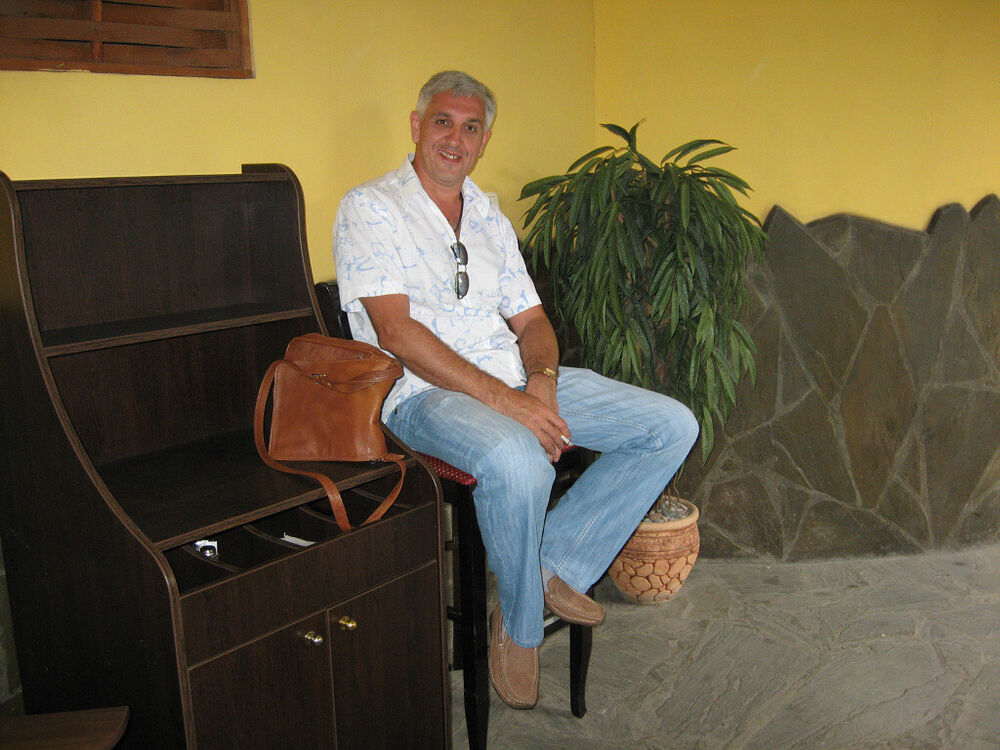  27099167  Leo, 63 ,    -