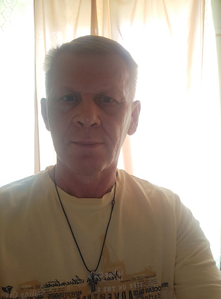  36276717  Igor, 49 ,    