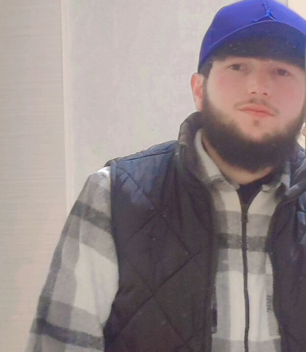  34322297  Amin, 25 ,    