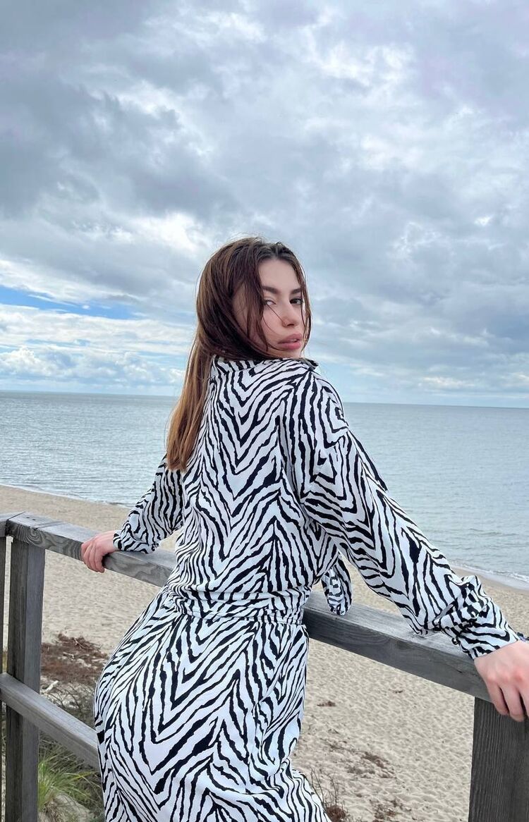  54563937  , 37 ,    --