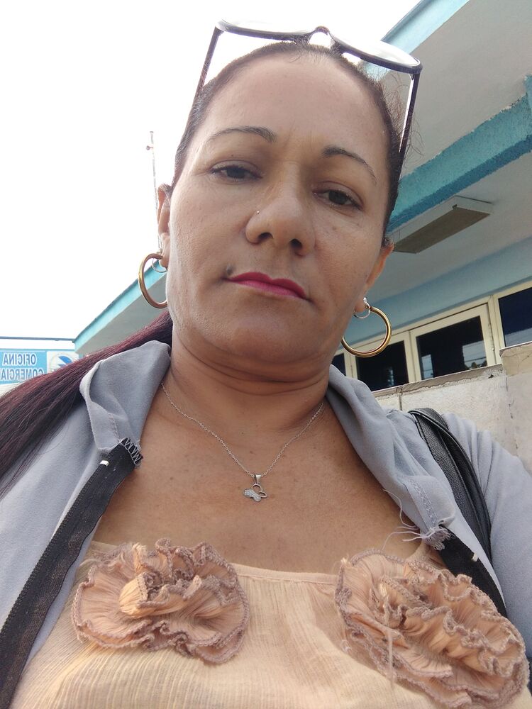  45910487  Claudia, 44 ,    