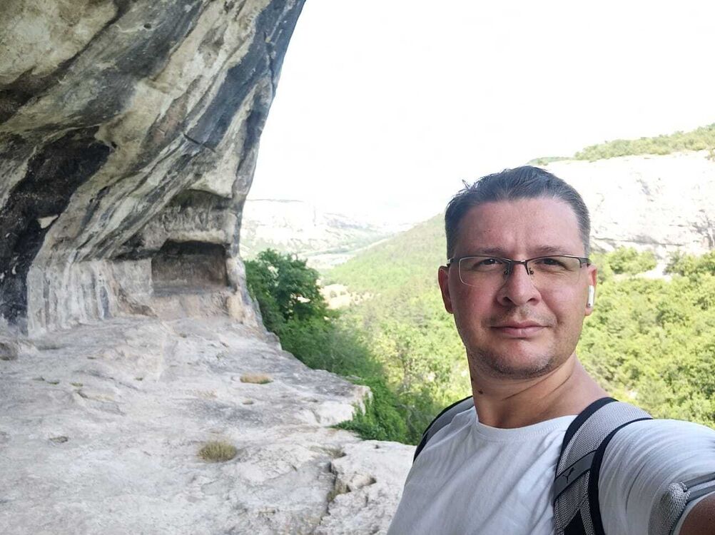  54587177  Stanislav, 40 ,    