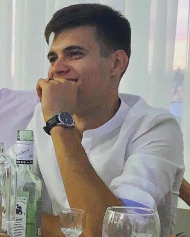  35324617  Artem, 33 ,    