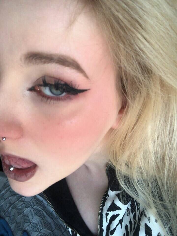  44047987  , 21 ,    -