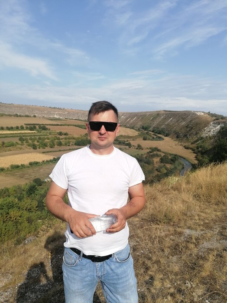  46365287  Dumitru, 33 ,    