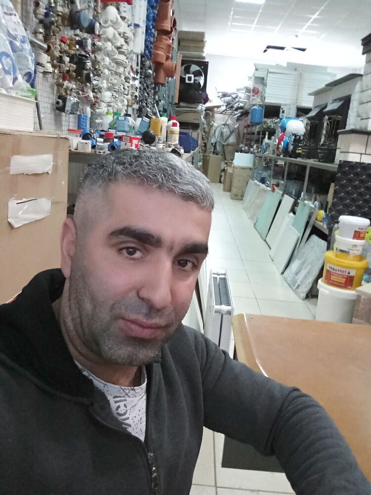  18728677  , 43 ,    