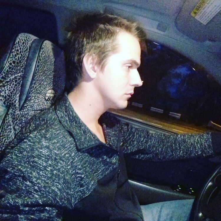 10575827  Sergei, 29 ,    