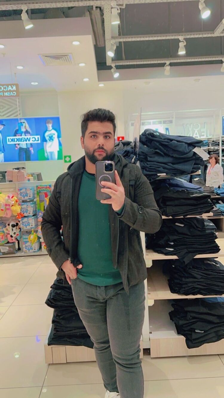  38639567  Hussein Ali, 25 ,    Soho