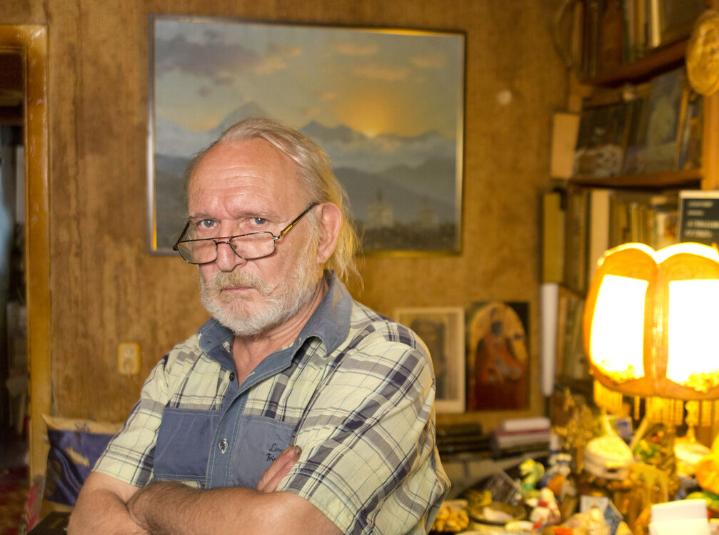  54369217  Allan, 57 ,    