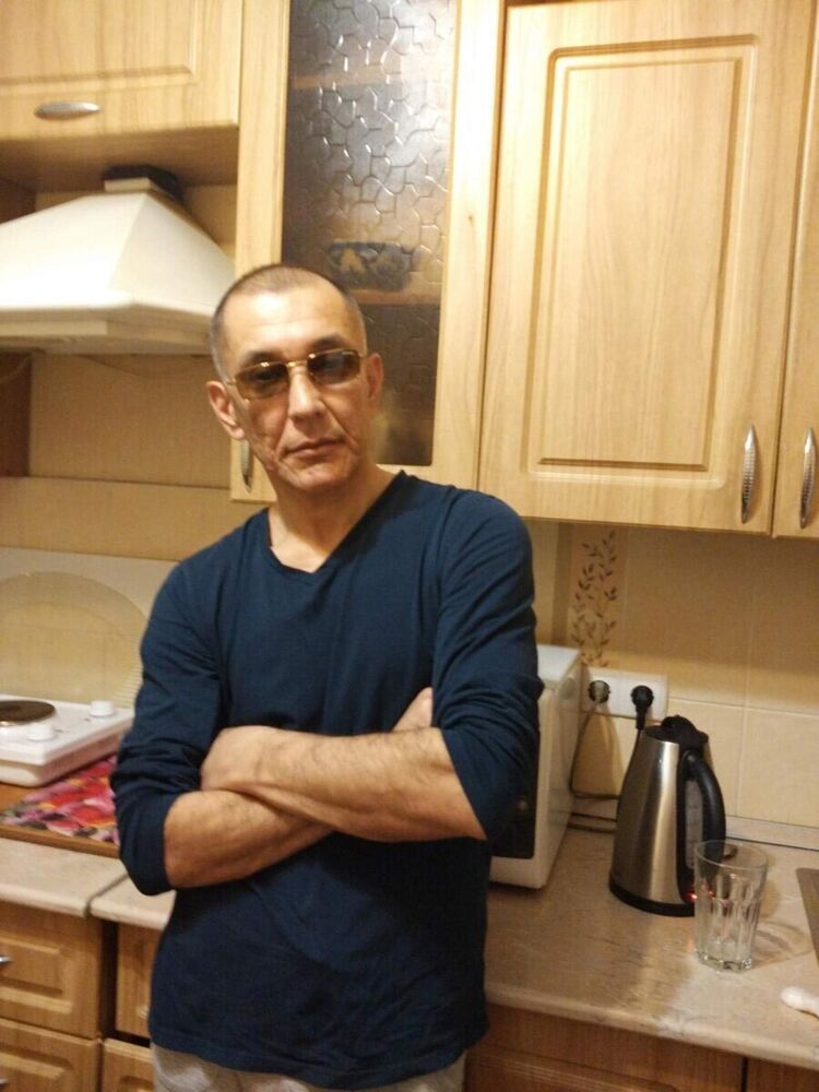  21130847  Alisher, 52 ,    