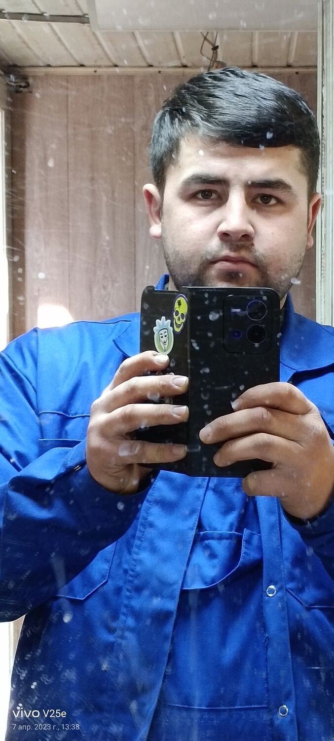  33682837  Akobir, 30 ,    
