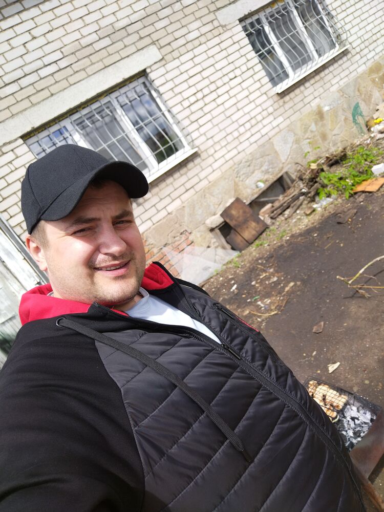  30161147  Vadim, 37 ,    
