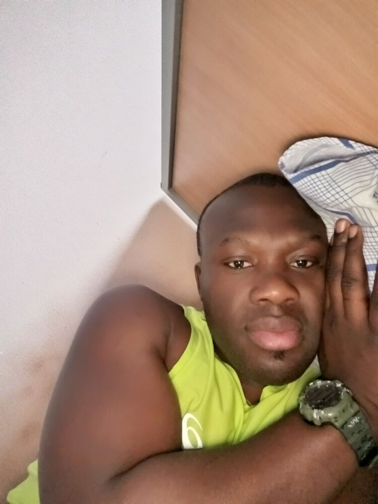  Bissau,   , 33 ,   ,   