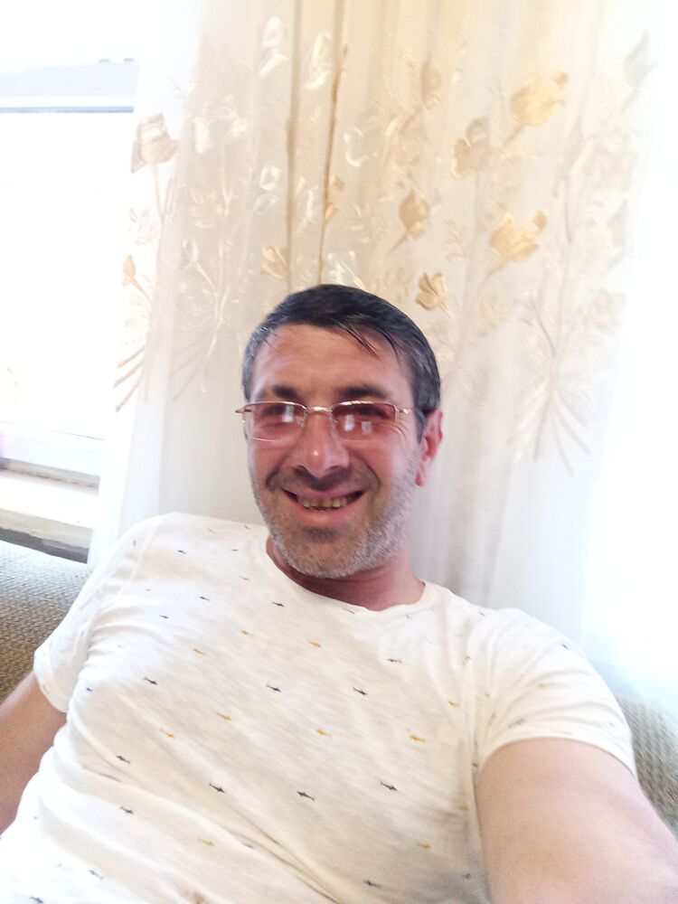  37983257  , 42 ,    