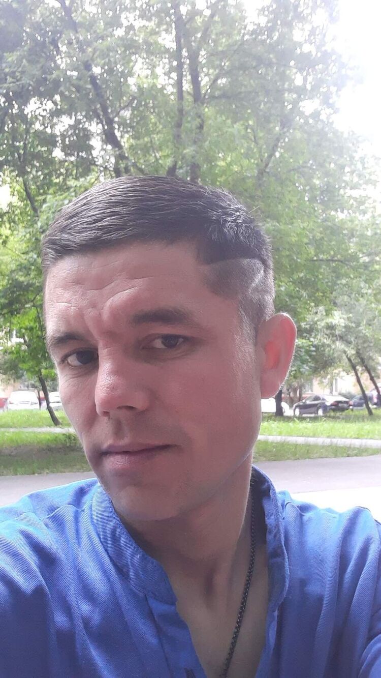  25745077  Vladimir, 37 ,    