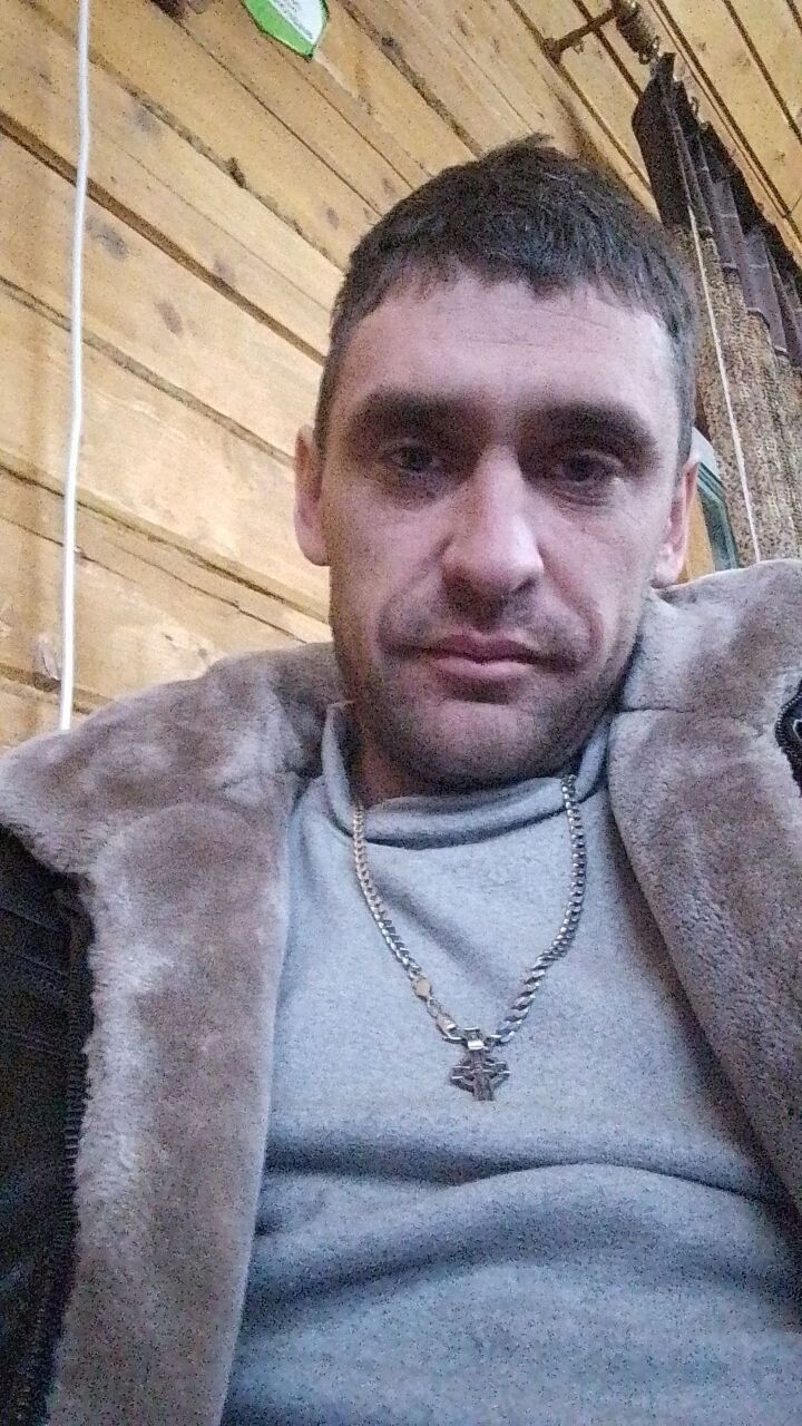  48711027  , 33 ,    