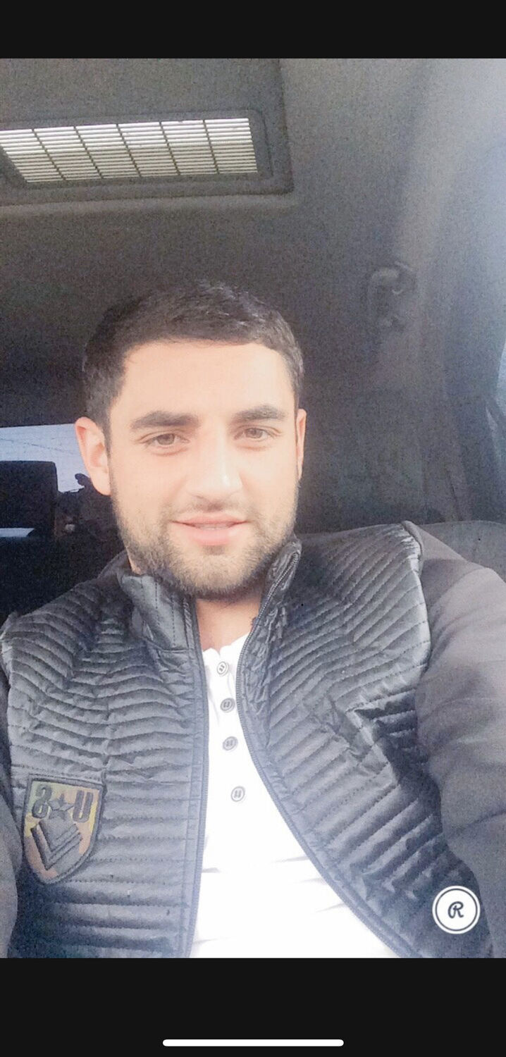  42607957  Narek, 37 ,    