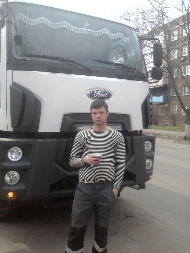  9580627  Vladimir, 34 ,    