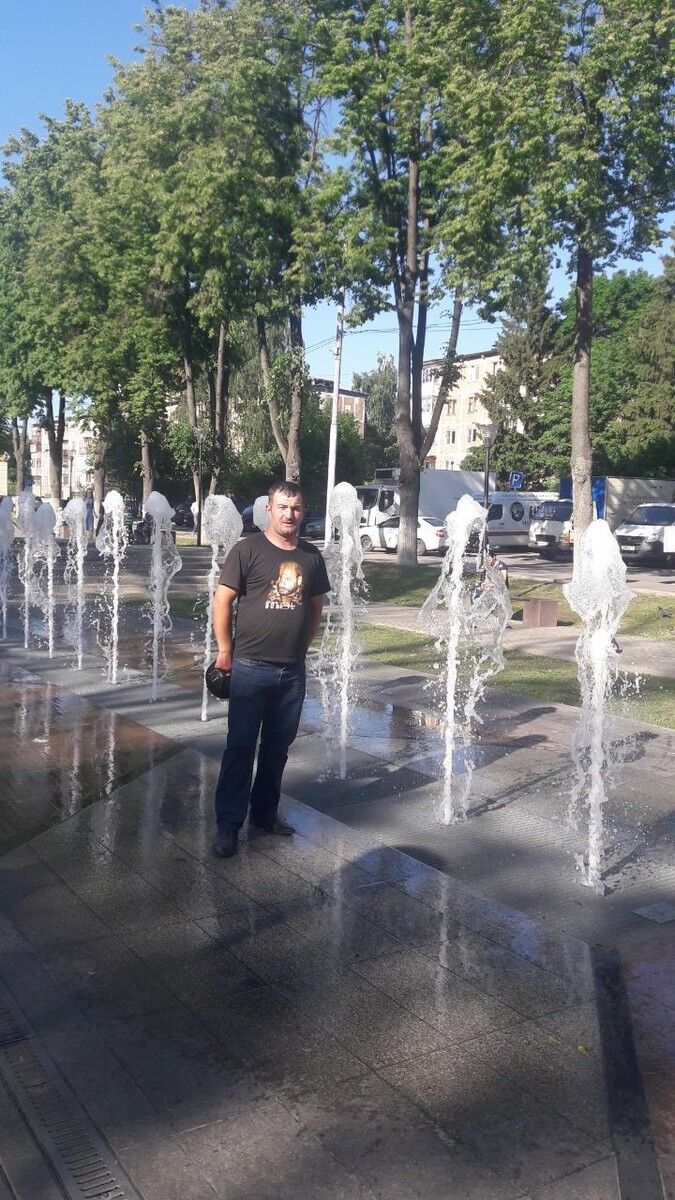  16376457  Seryoja, 44 ,    