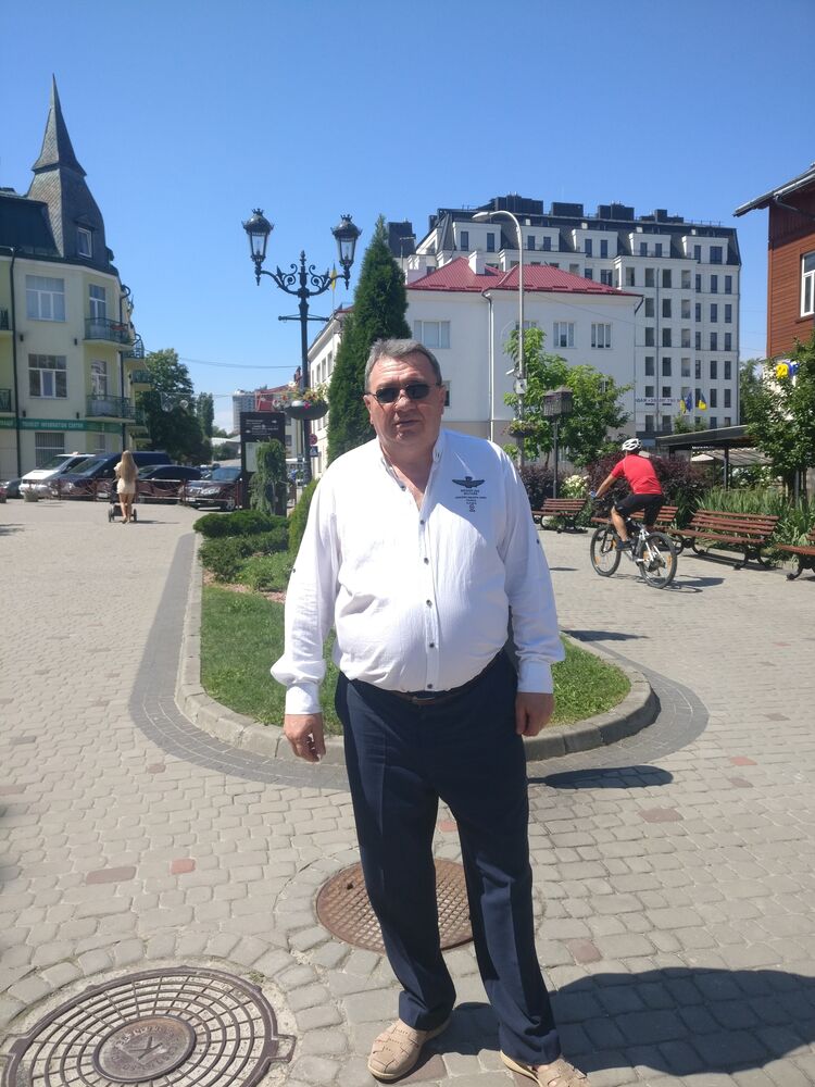  ,   Victor, 67 ,   c 
