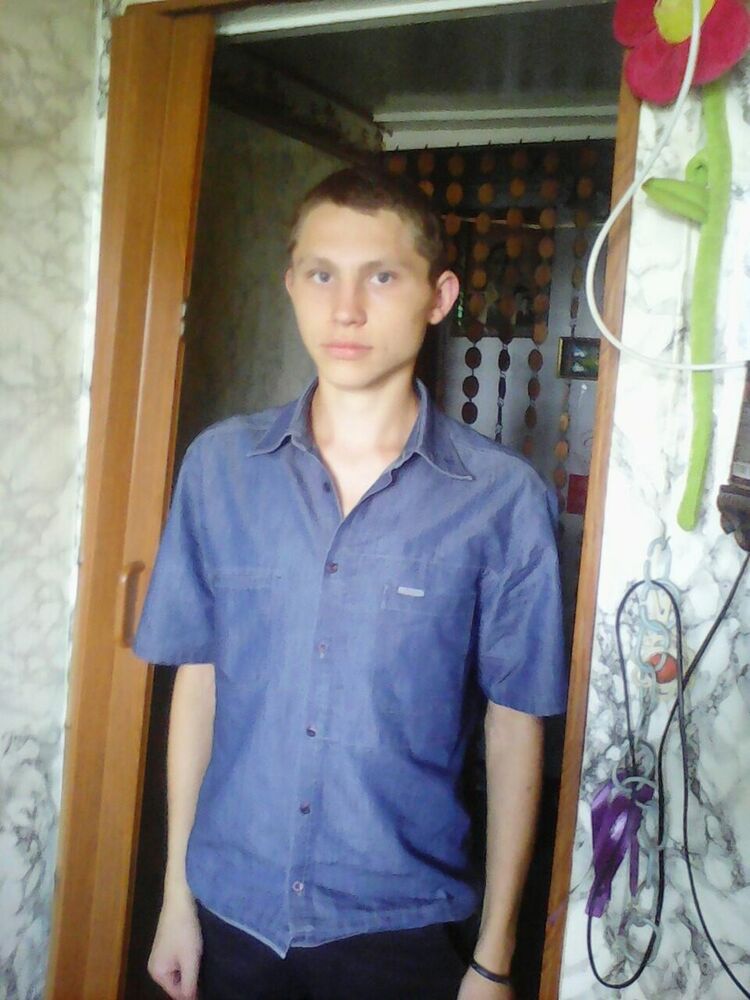 15068977  Valentyn, 28 ,    