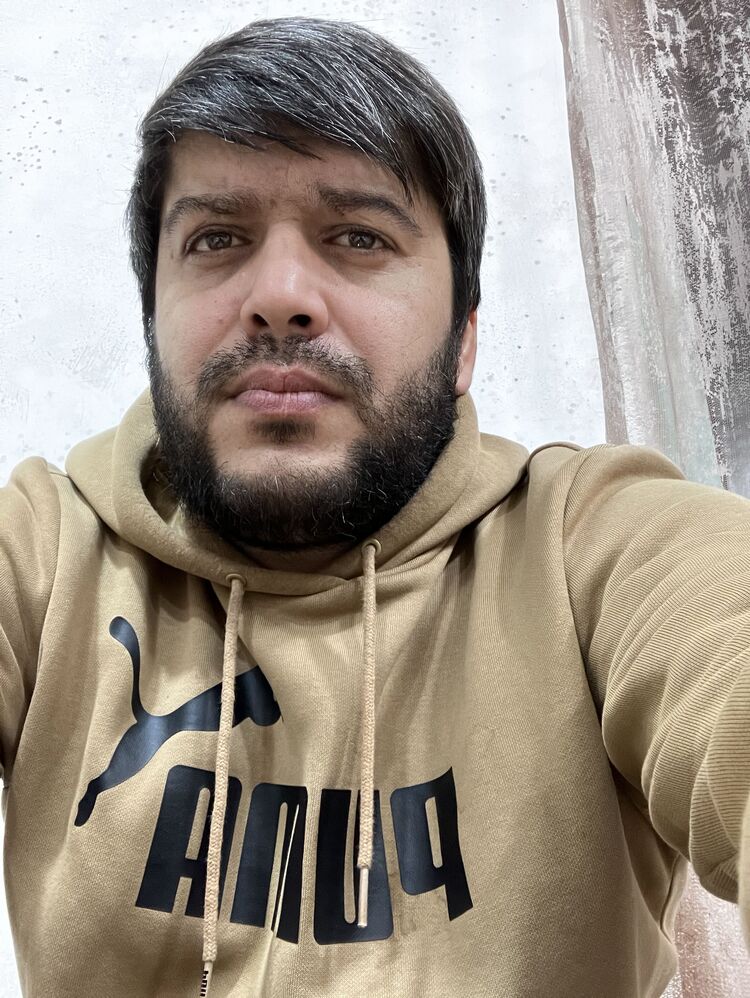  52974407  Rustam, 41 ,    