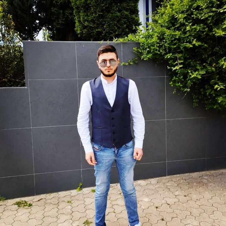  ,   Mihai, 21 ,   ,   