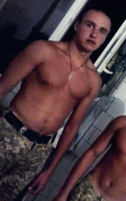  44404867  Oleksandr AK, 27 ,    