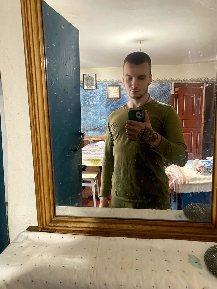  ,   Vlad, 28 ,   ,   