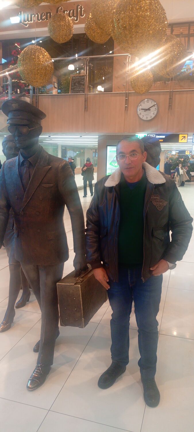  51486387  , 57 ,    Utopia