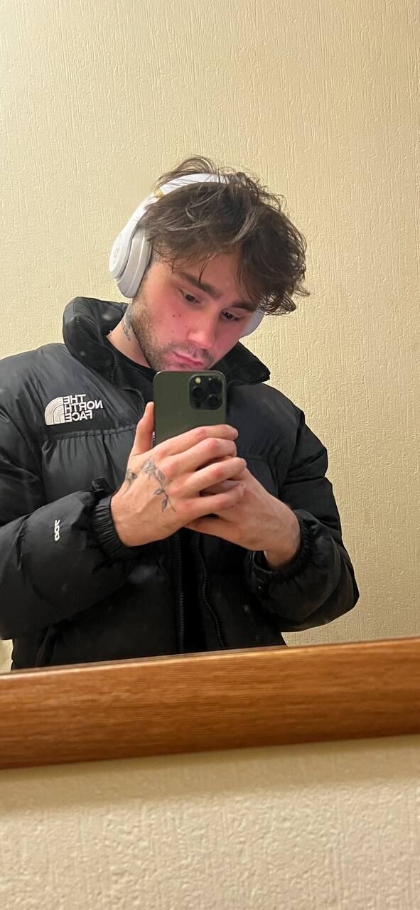  45270837  Pavel, 23 ,    Deleted