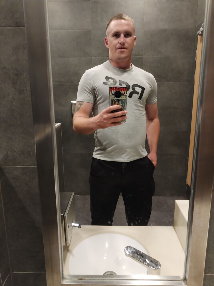  48987407  , 28 ,    