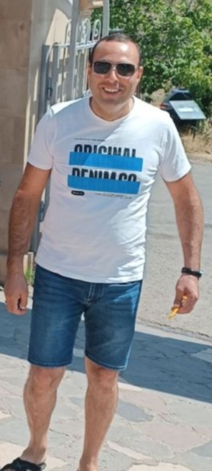  44977177  Garik, 41 ,    