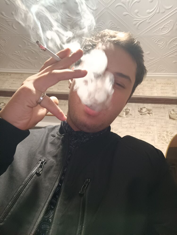  ,   Egi son, 27 ,  